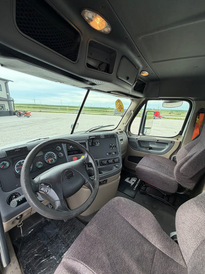 2017 Freightliner Cascadia 125 - 448k Miles