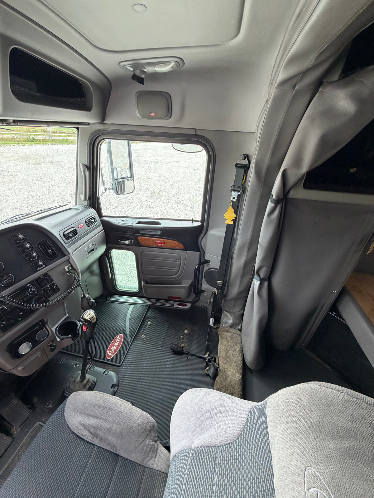 2011 Peterbilt 386 - 1.04M Miles