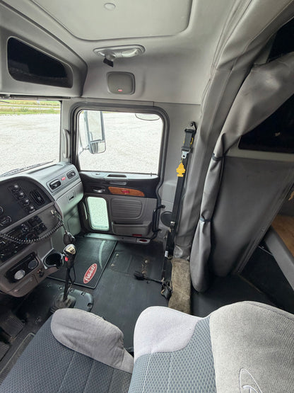 2011 Peterbilt 386 - 1.04M Miles