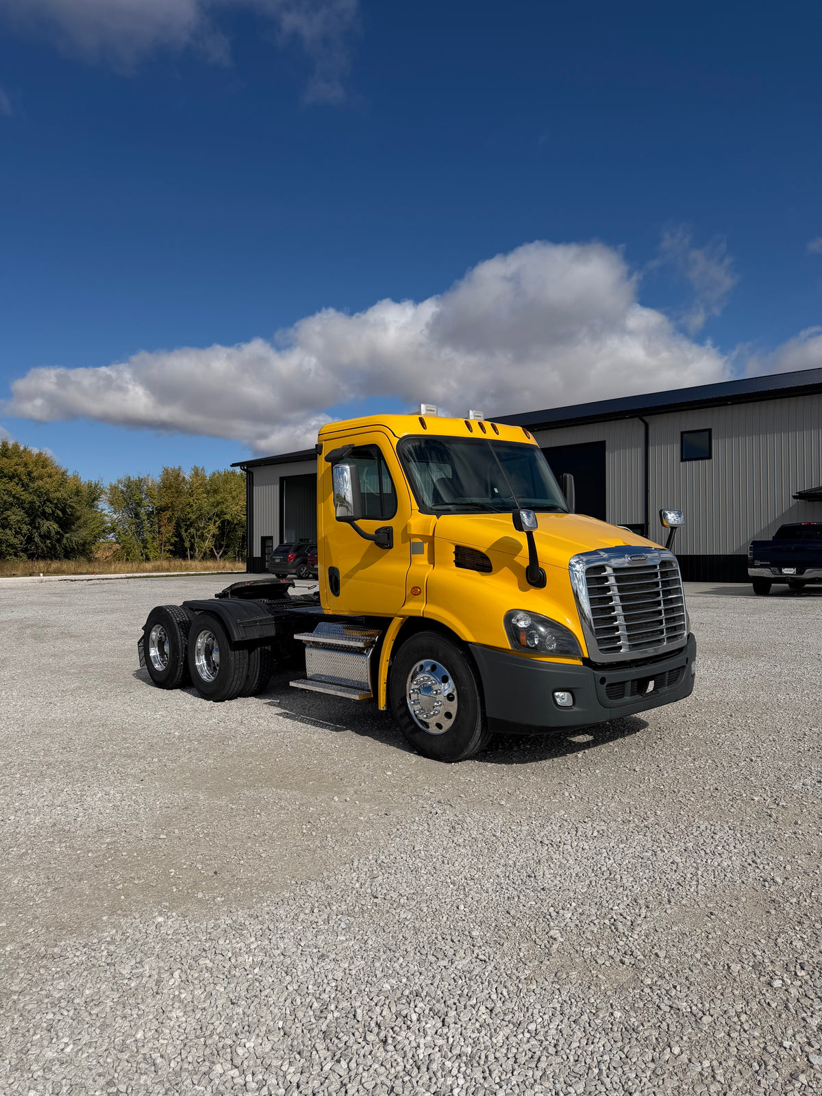 2019 Cascadia 113 - 370K Miles