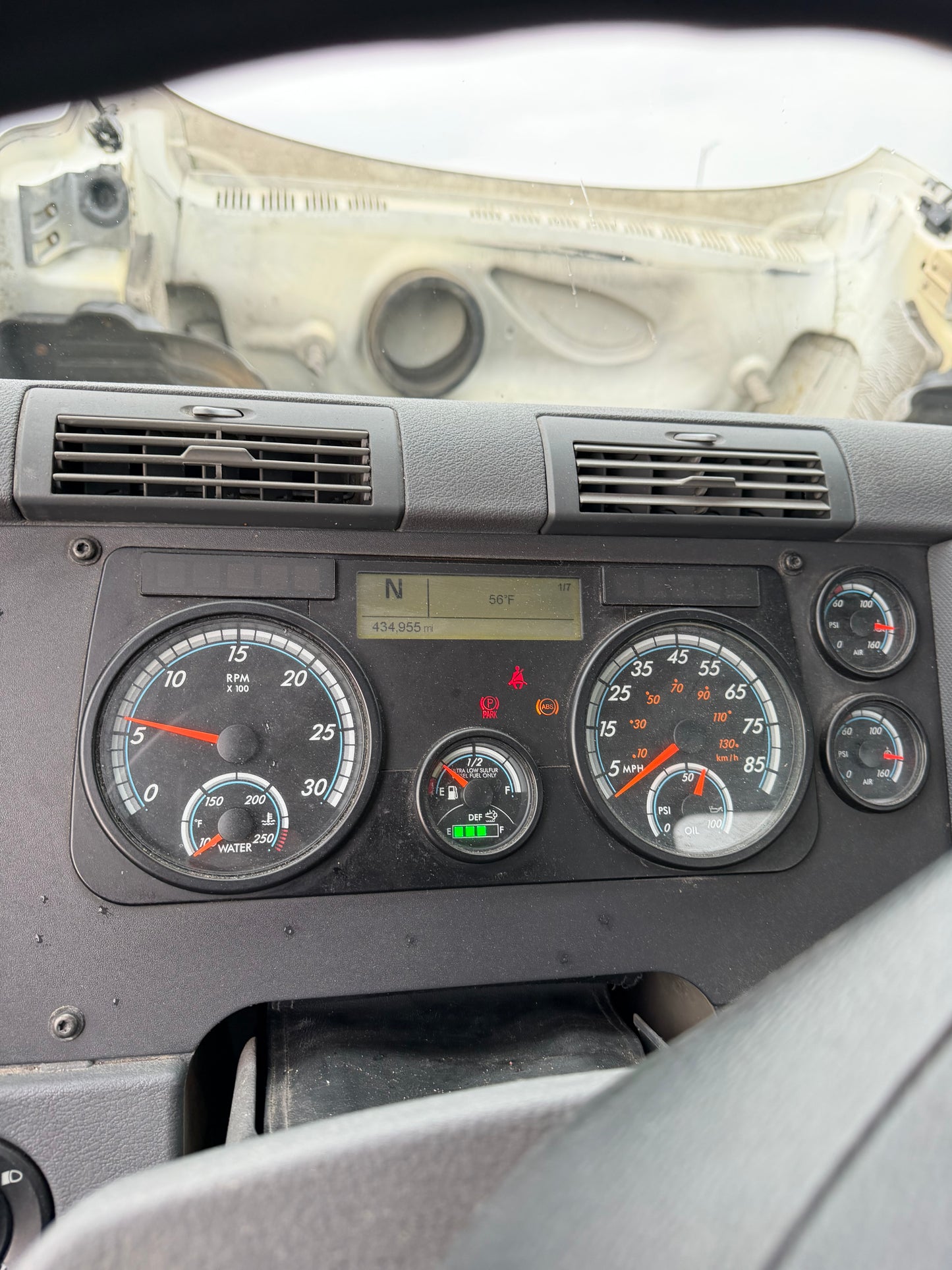 2018 Cascadia 126 - 436k Miles