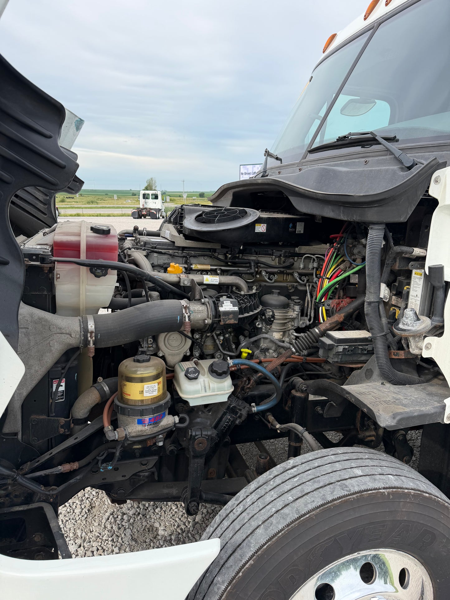 2017 Freightliner Cascadia 125 - 448k Miles
