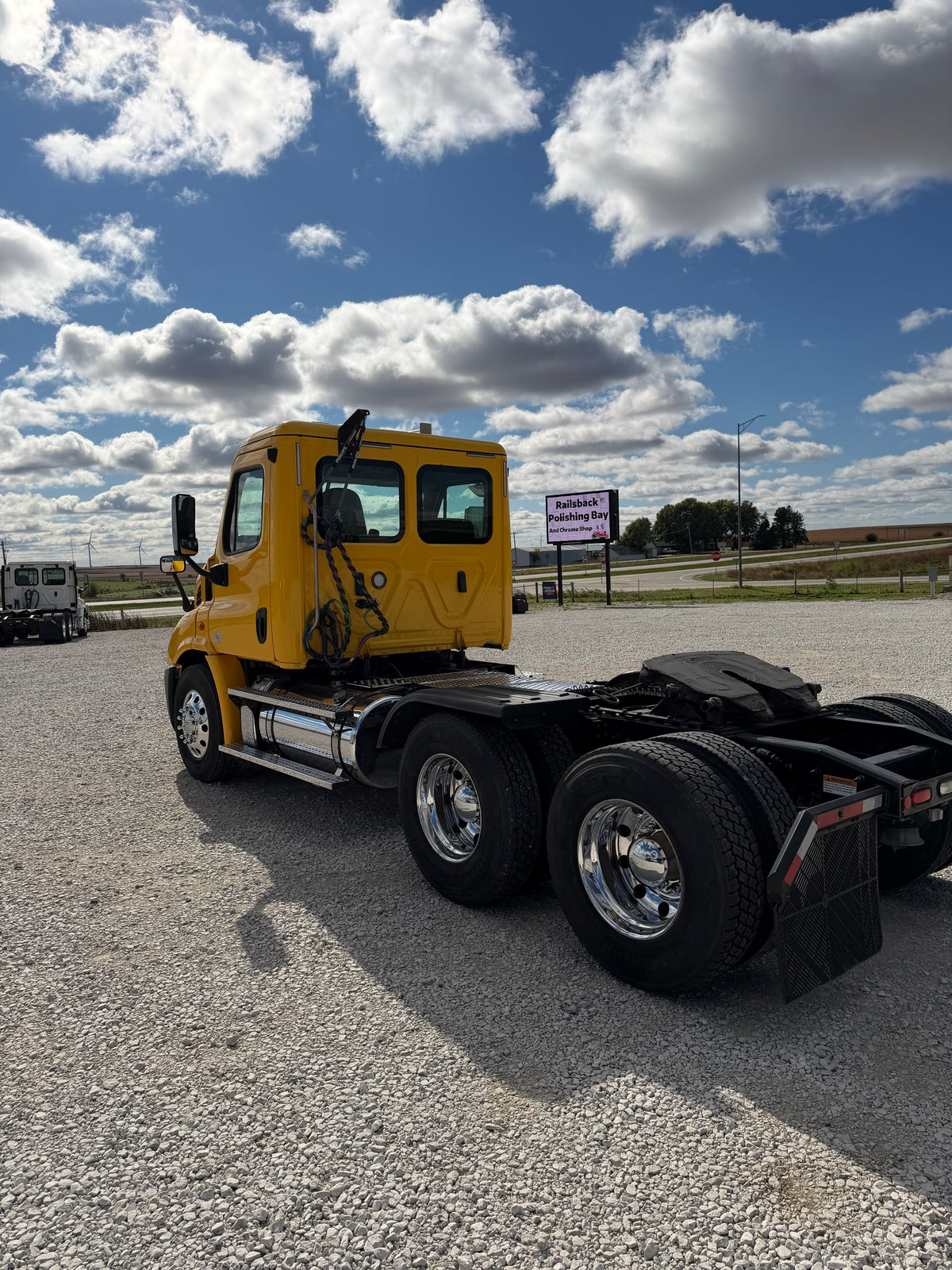 2019 Cascadia 113 - 370K Miles
