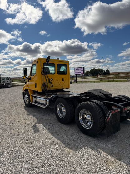 2019 Cascadia 113 - 370K Miles