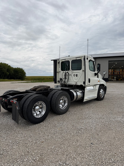 2019 Cascadia 125 - 540k miles