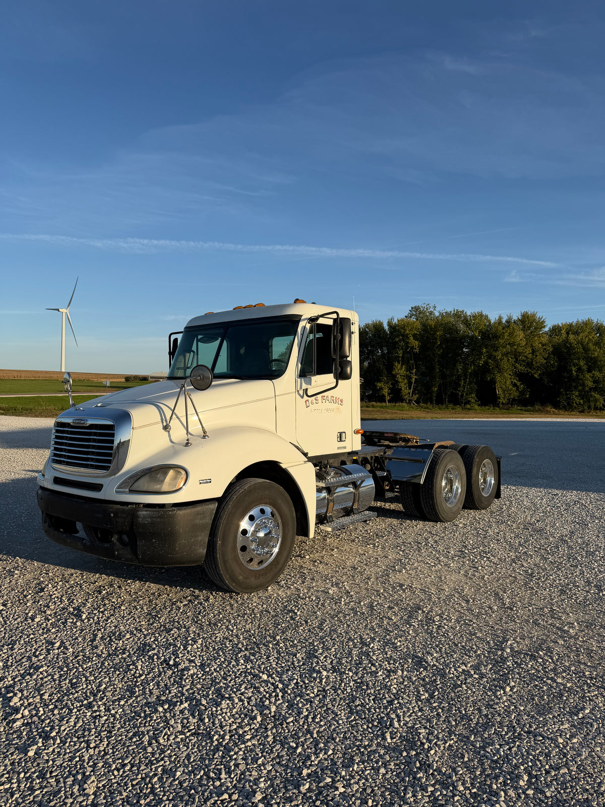 2003 Freightliner Columbia - Only 384k Miles