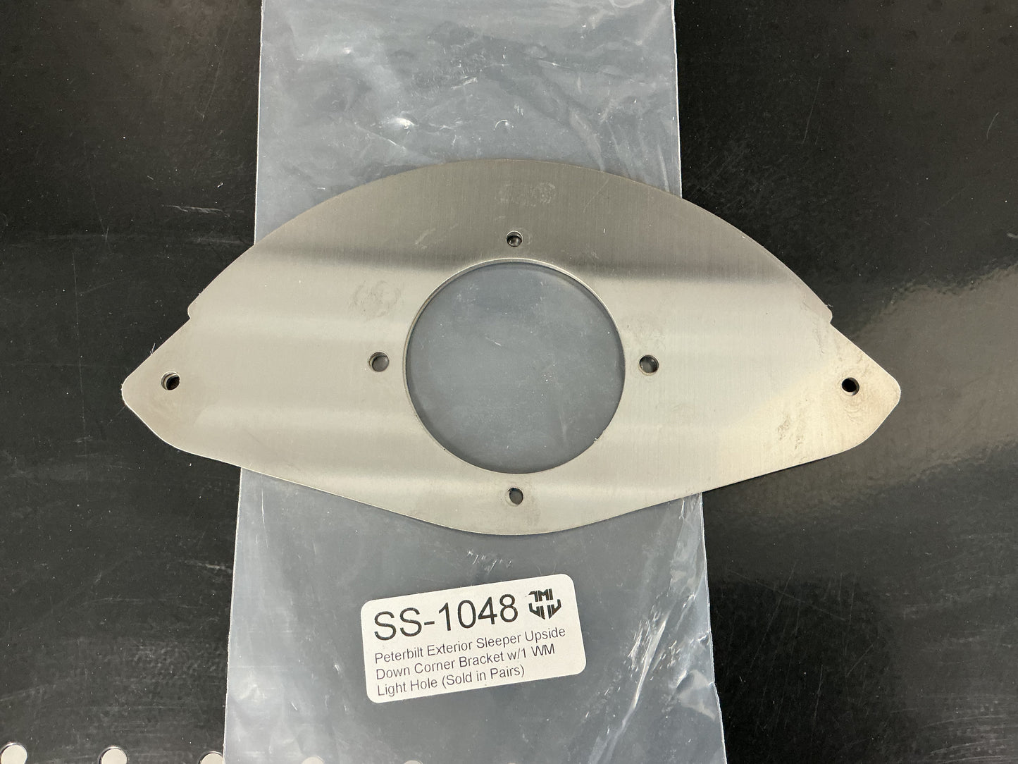 Peterbilt Exterior Slepper Light Upside Corner Bracket
