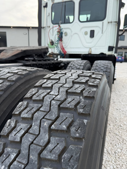 2017 Freightliner Cascadia 125 - 448k Miles
