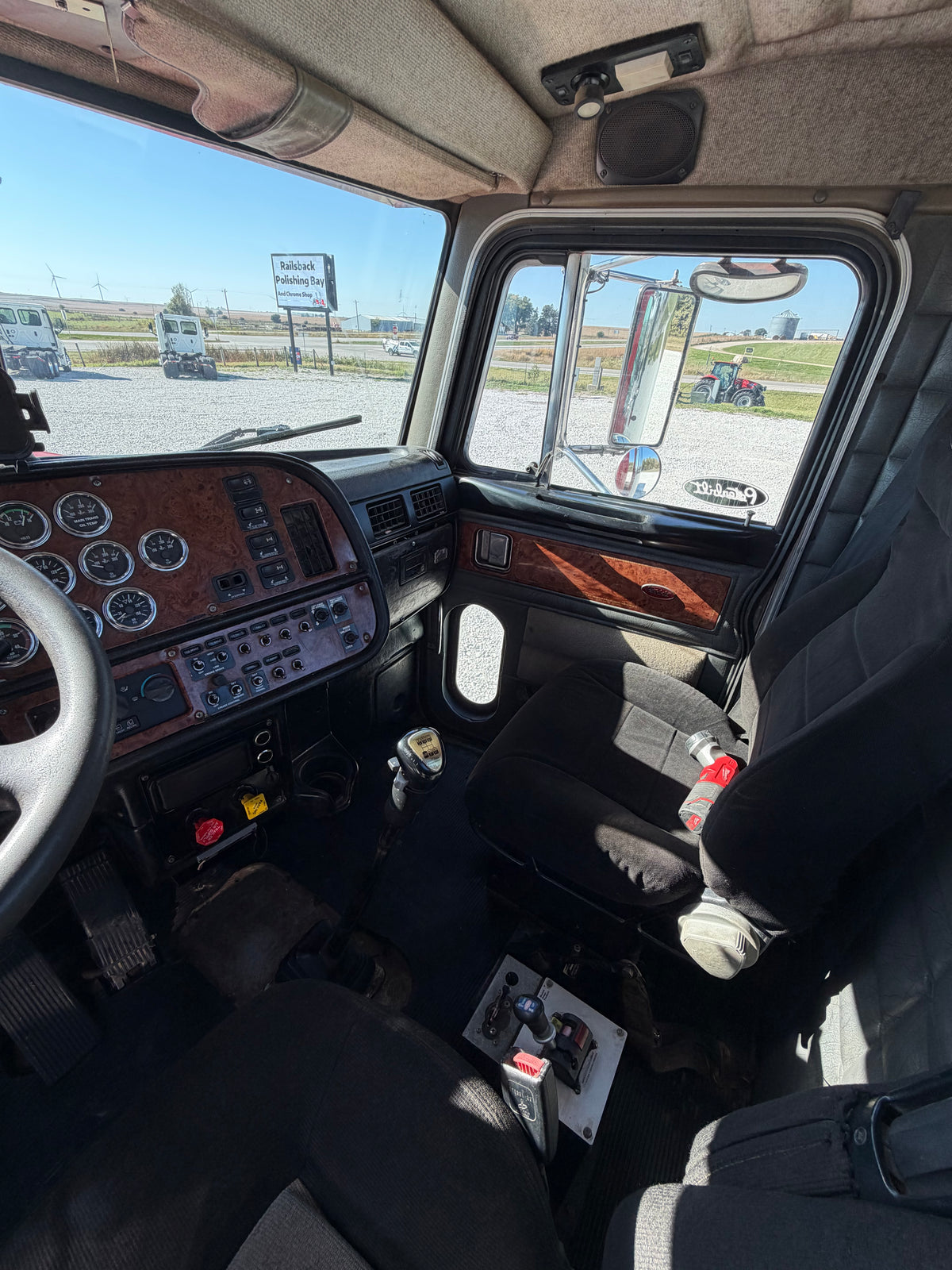 2003 Peterbilt 379 Day Cab