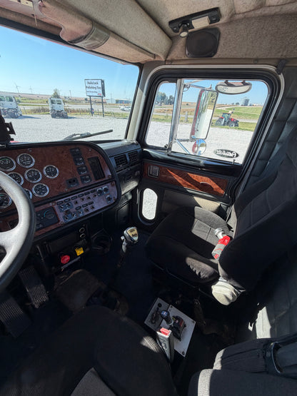 2003 Peterbilt 379 Day Cab