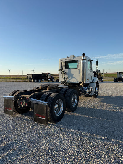 2003 Freightliner Columbia - Only 384k Miles