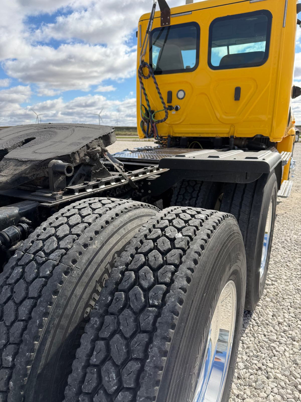 2019 Cascadia 113 - 370K Miles