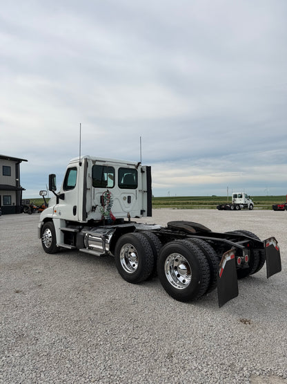 2017 Freightliner Cascadia 125 - 448k Miles