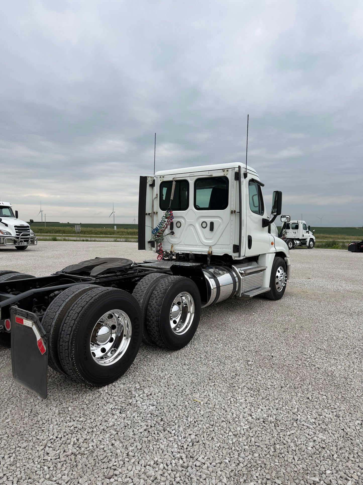 2019 Freightliner Cascadia 125 - 405k Miles