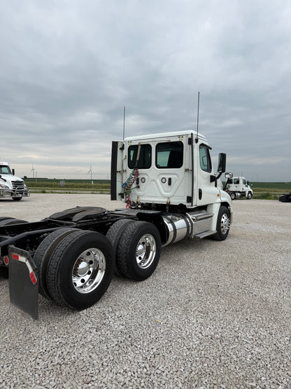 2019 Freightliner Cascadia 125 - 405k Miles