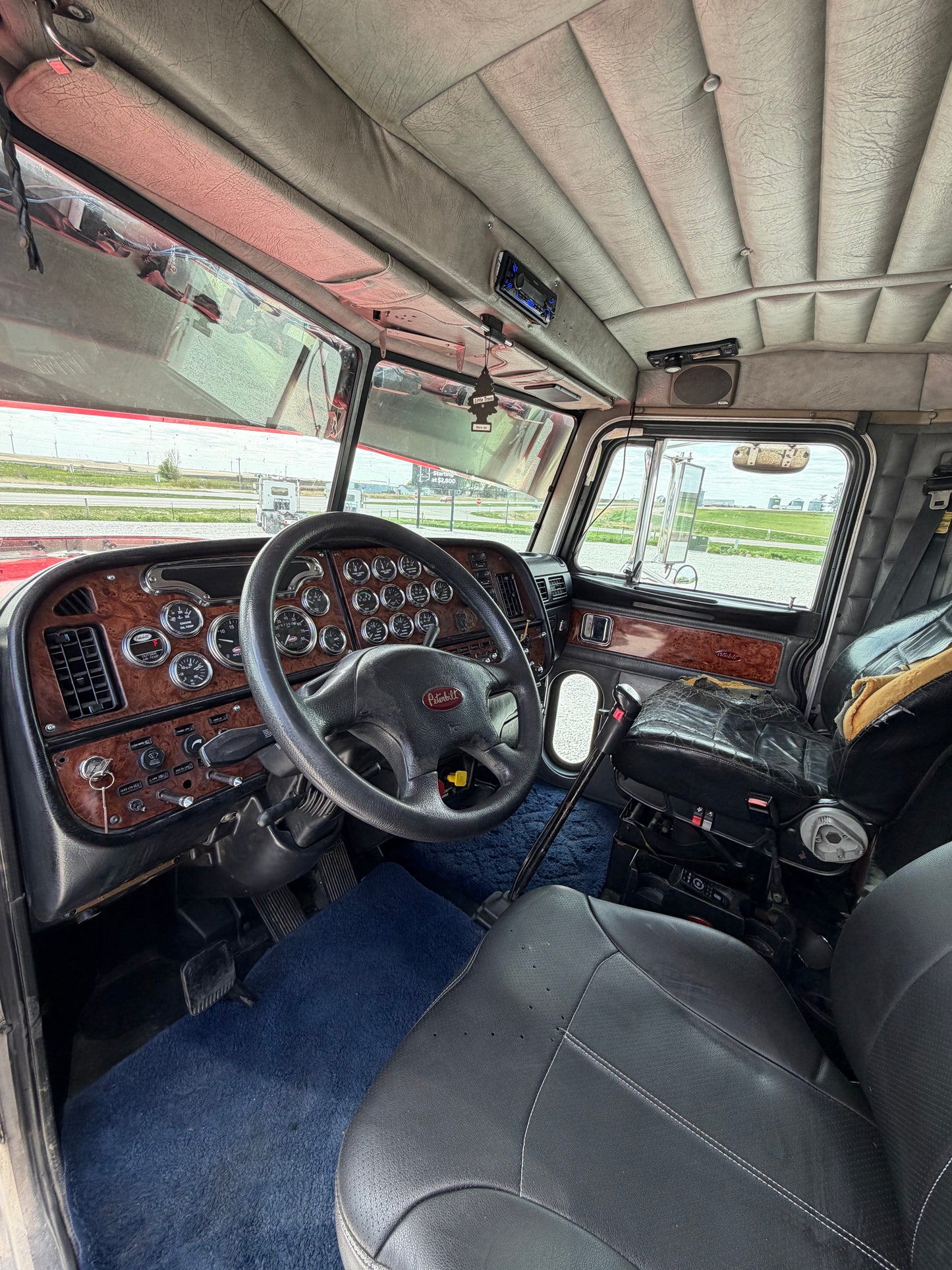 2004 Peterbilt 379 - 20K On In Frame