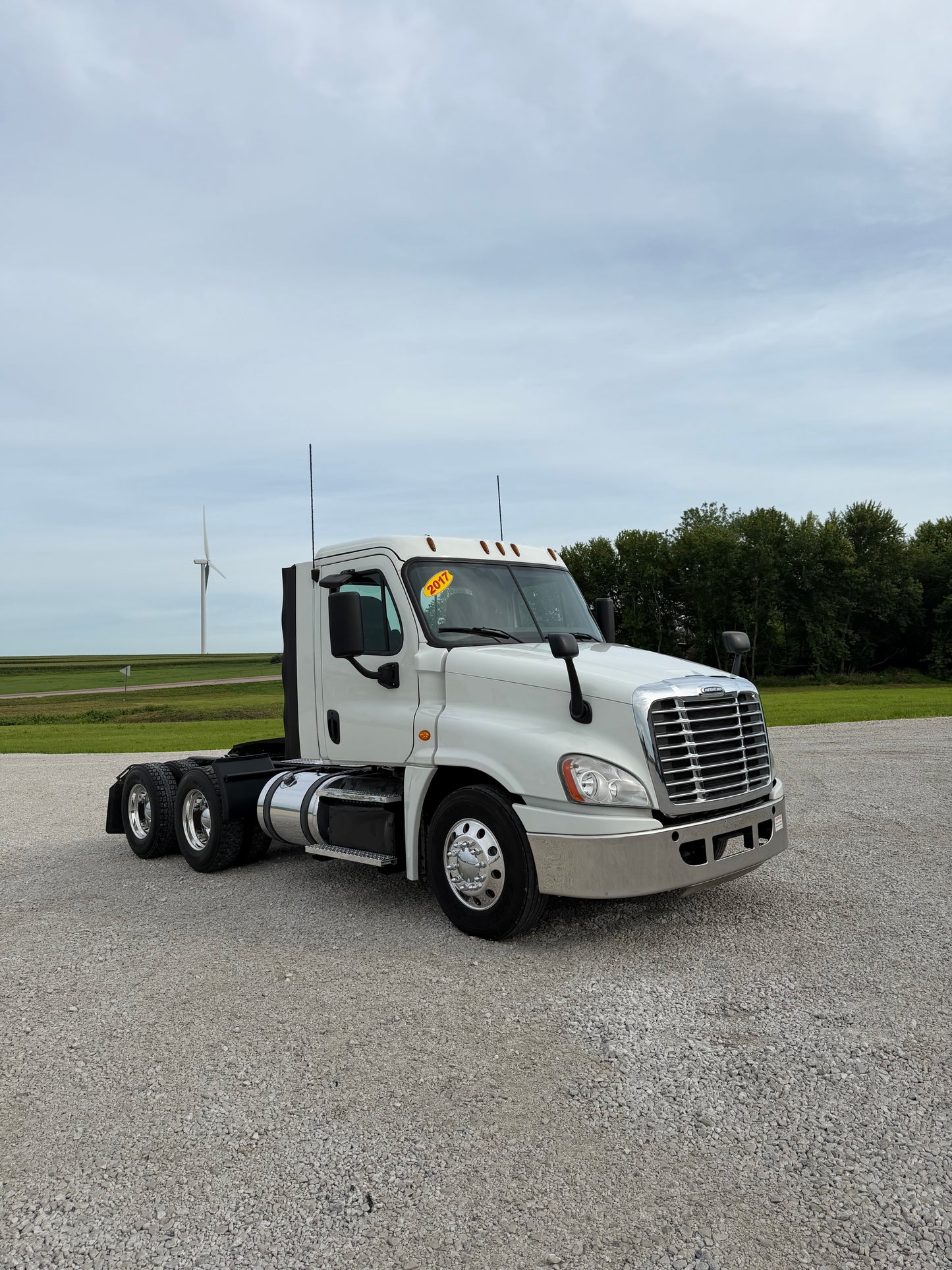 2017 Freightliner Cascadia 125 - 448k Miles
