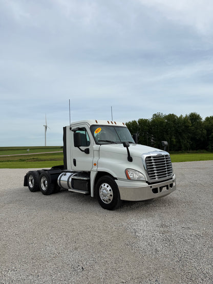 2017 Freightliner Cascadia 125 - 448k Miles