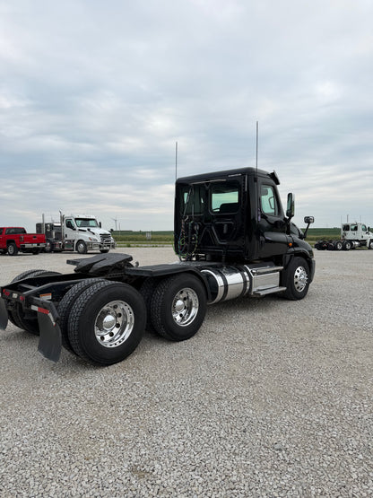 2019 Freightliner Cascadia 125 - 122k Miles