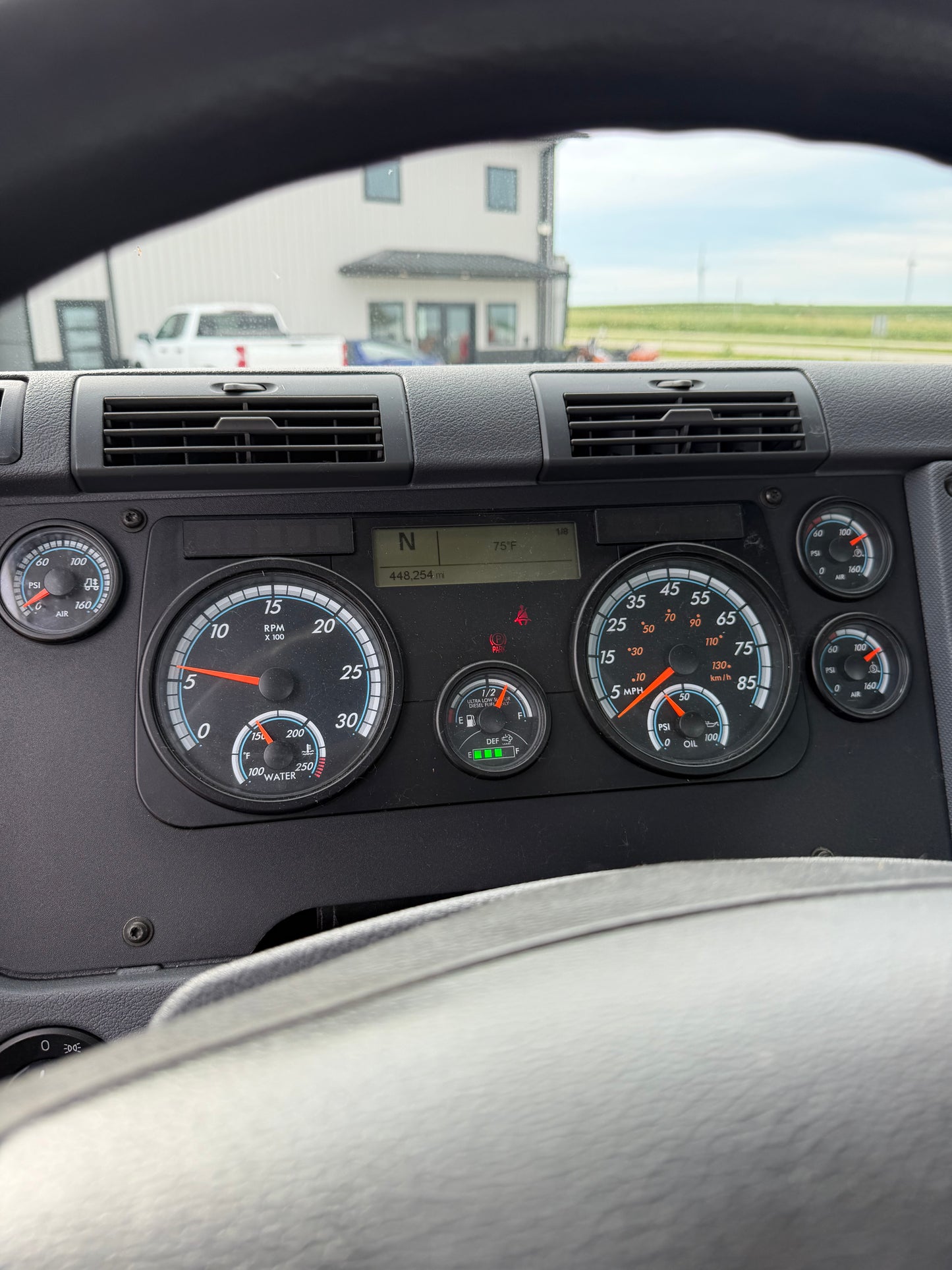2017 Freightliner Cascadia 125 - 448k Miles