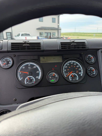 2017 Freightliner Cascadia 125 - 448k Miles