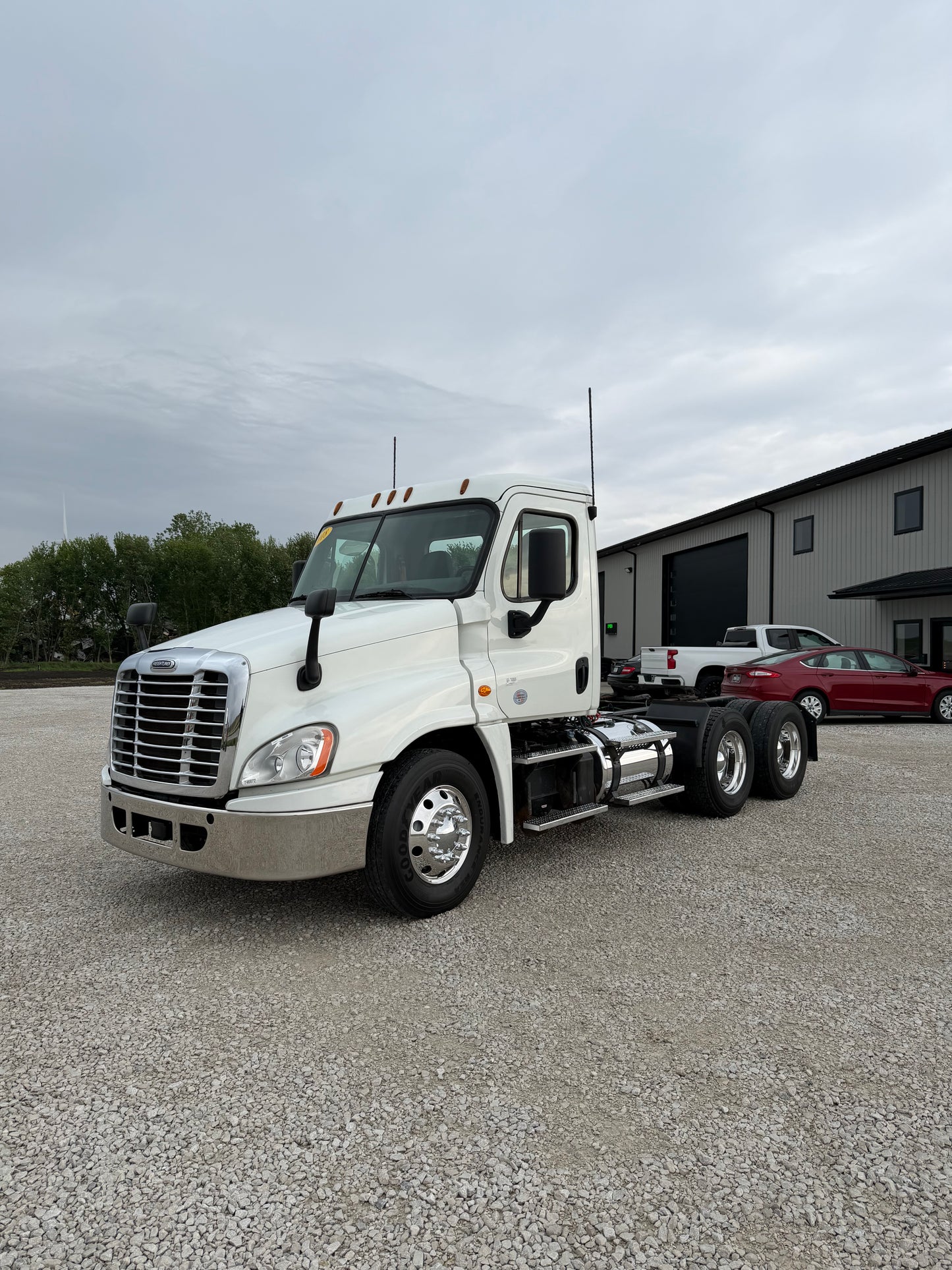 2018 Cascadia 126 - 436k Miles