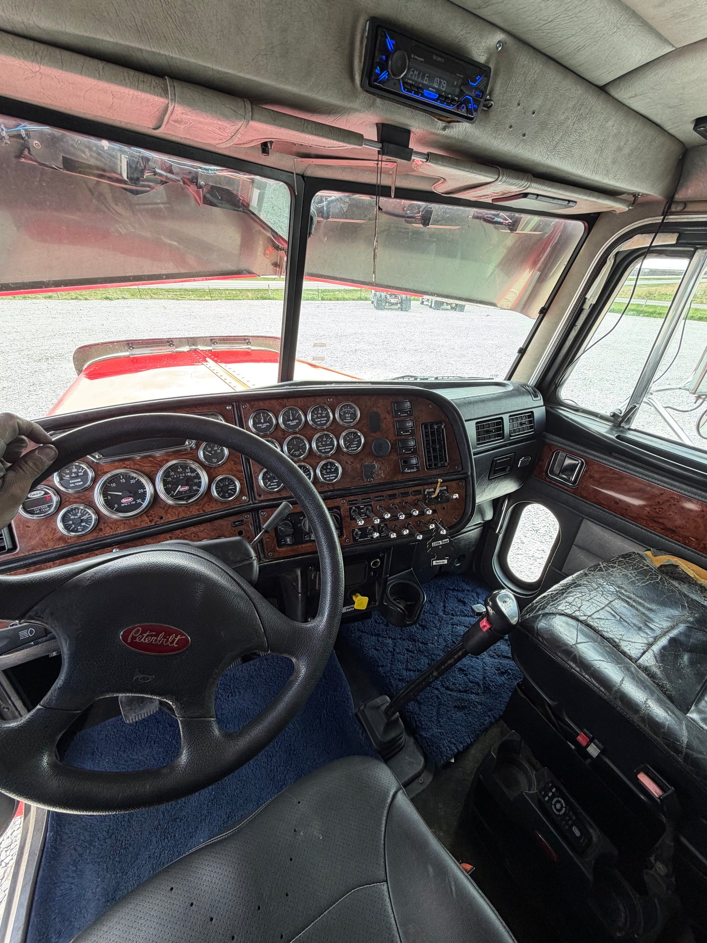 2004 Peterbilt 379 - 20K On In Frame