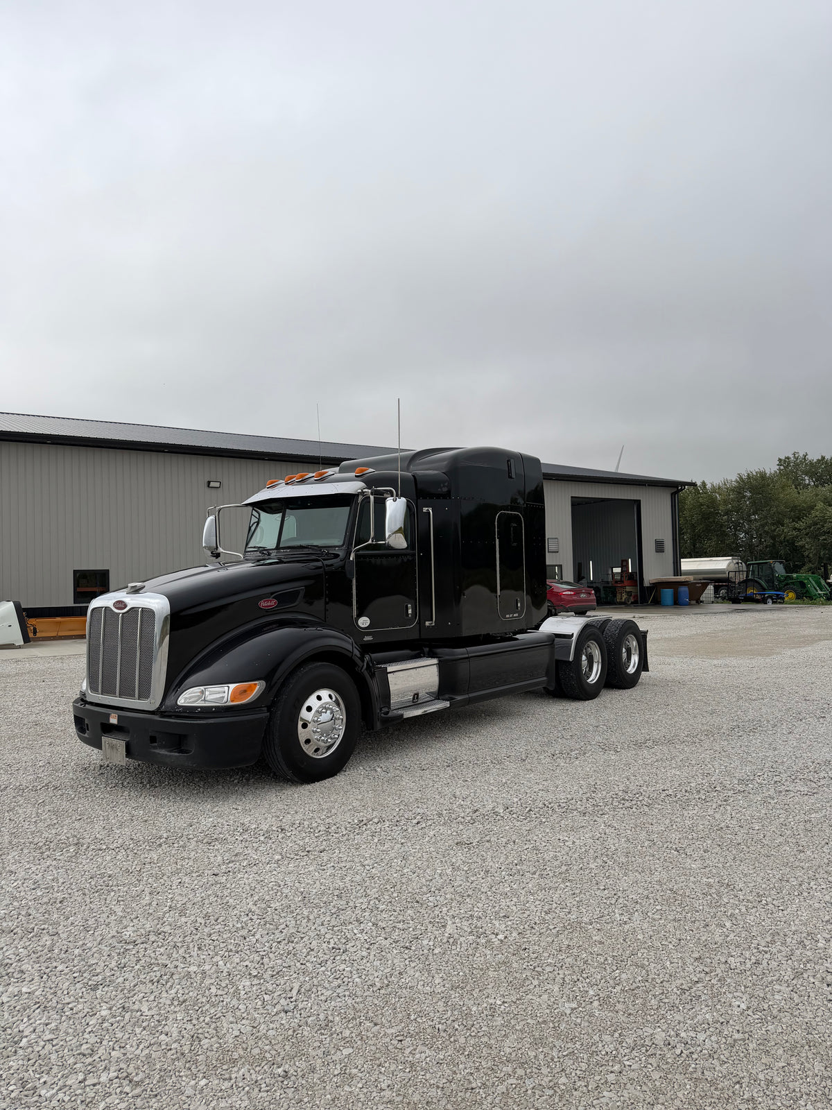 2011 Peterbilt 386 - 1.04M Miles