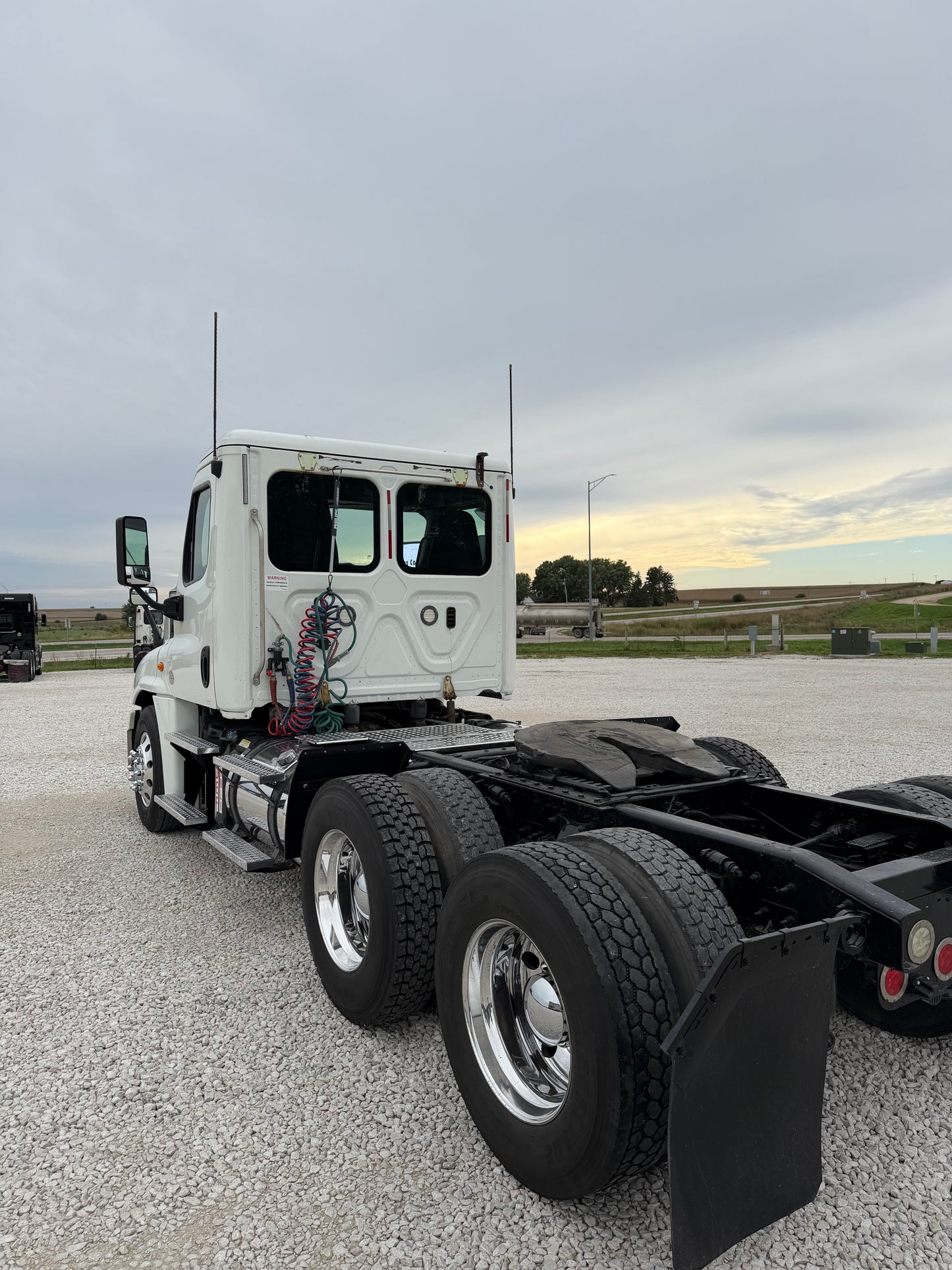 2018 Freightliner Cascadia - 270k Miles