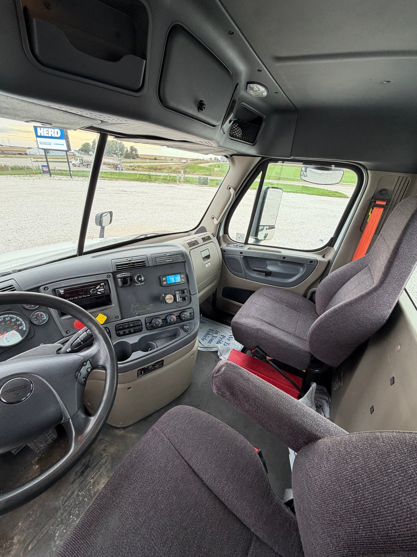 2018 Freightliner Cascadia - 270k Miles